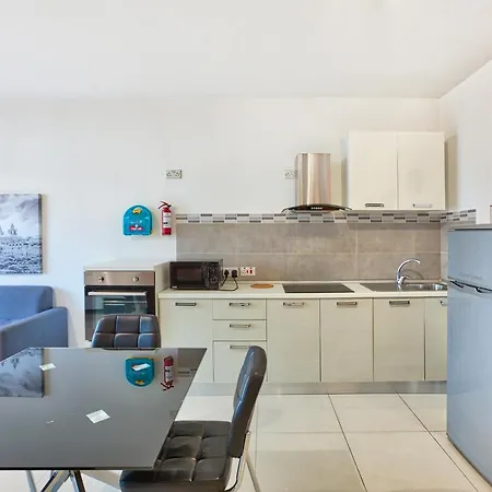 شقة Beautiful, 2br Penthouse With Large Balcony + Bbq By 360 Estates Gzira