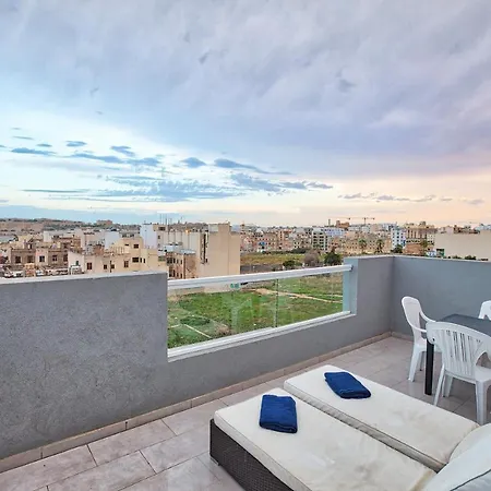 Beautiful, 2br Penthouse With Large Balcony + Bbq By 360 Estates * Gzira