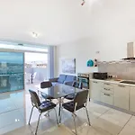 Beautiful, 2br Penthouse With Large Balcony + Bbq By 360 Estates Apartment *
