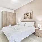 Apartment Beautiful, 2br Penthouse With Large Balcony + Bbq By 360 Estates Gzira