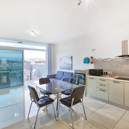 Beautiful, 2br Penthouse With Large Balcony + Bbq By 360 Estates Appartement *