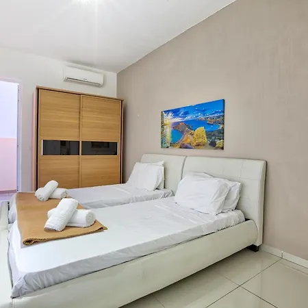 Beautiful, 2br Penthouse With Large Balcony + Bbq By 360 Estates Appartement Gzira