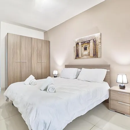 Appartement Beautiful, 2br Penthouse With Large Balcony + Bbq By 360 Estates Gzira